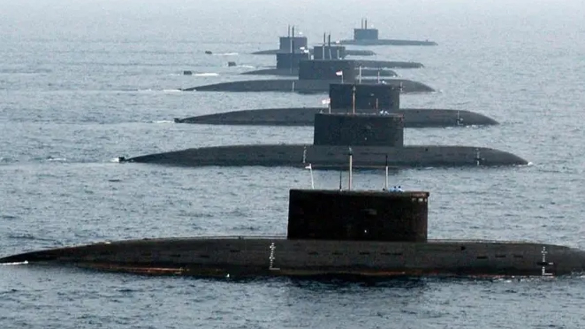 ngilizlerden arpc iddia! Rusya, denizalt filosunun bir ksmn Krm'dan kard