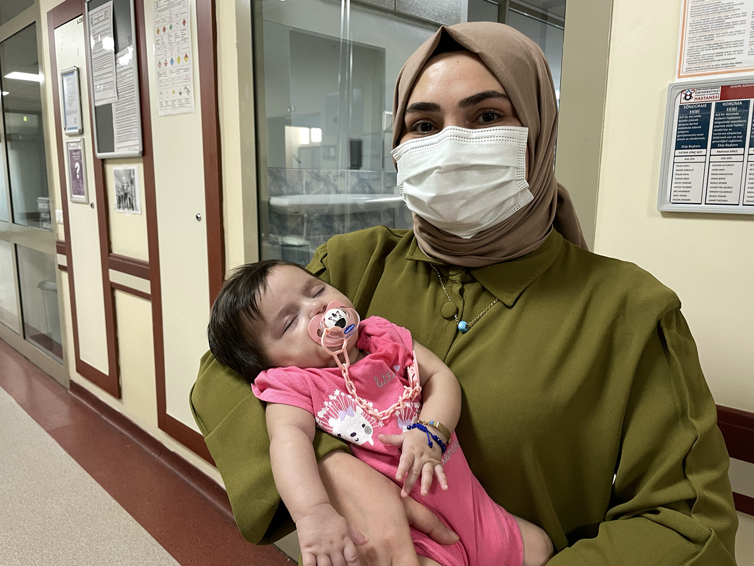 Kan uyu�mazl��� nedeniyle anne karn�nda 5 kez kan nakli ger�ekle�en bebek iyile�ti