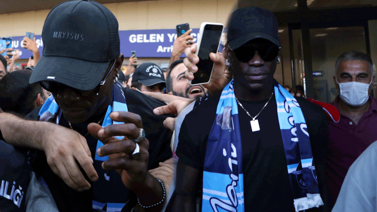 Ve Mario Balotelli geri d�n�yor! Y�l�n transferi