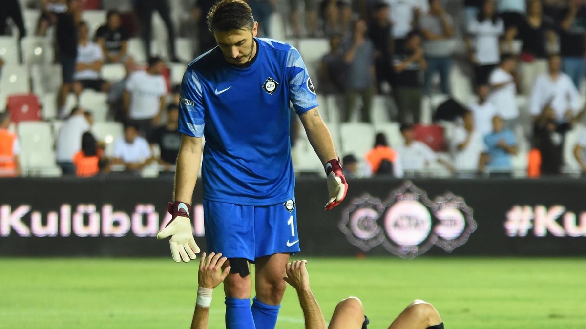 Altay'n kalecisi Ozan Evrim zen formunun zirvesinde