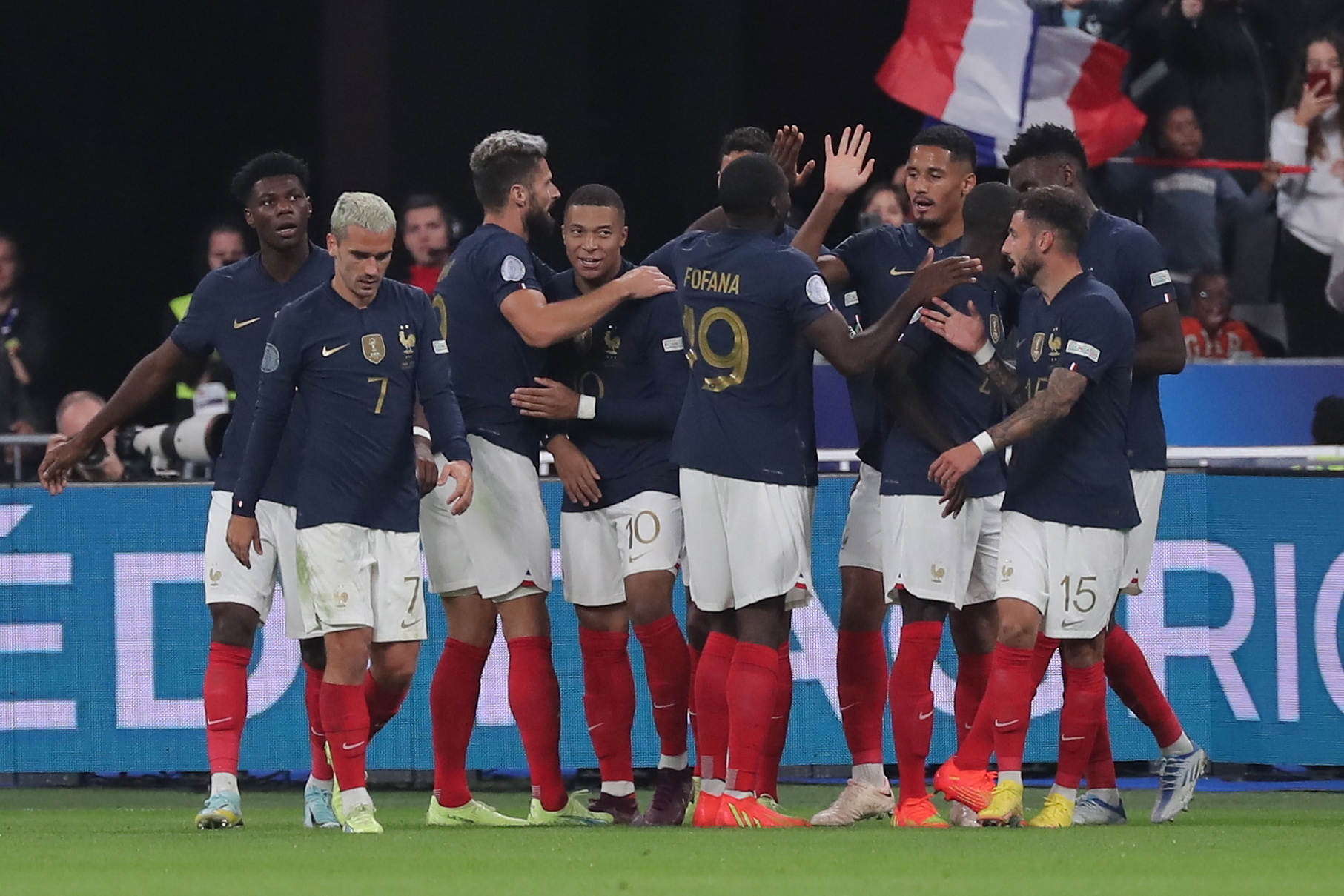 Fransa, Avusturya'y 2 golle geti