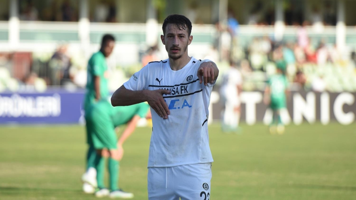 Manisa FK'da 1 yl sonra maa kan Mehmet Uysal'n dn muhteem oldu