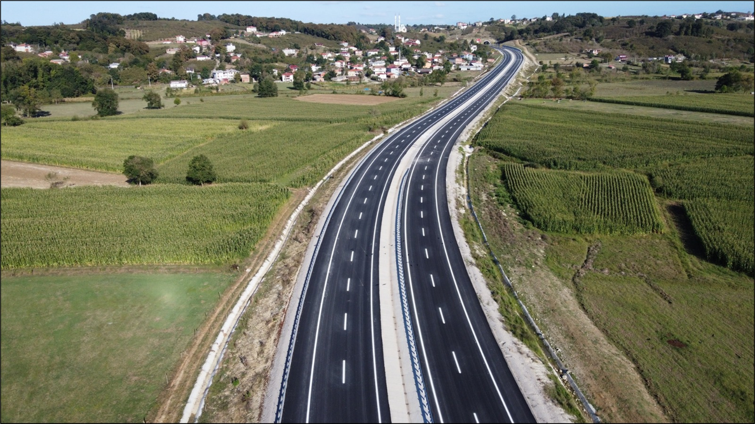 Geri say�m ba�lad�! Do�u-Bat� aks�nda kilit rol oynuyor: 2x2 �eritli 60.7 kilometre...