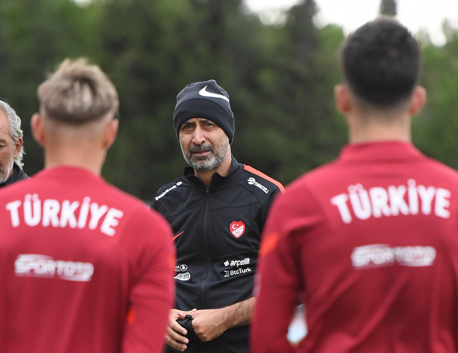 Tolunay Kafkas: ��imiz herkesi mili tak�ma kazand�rmak