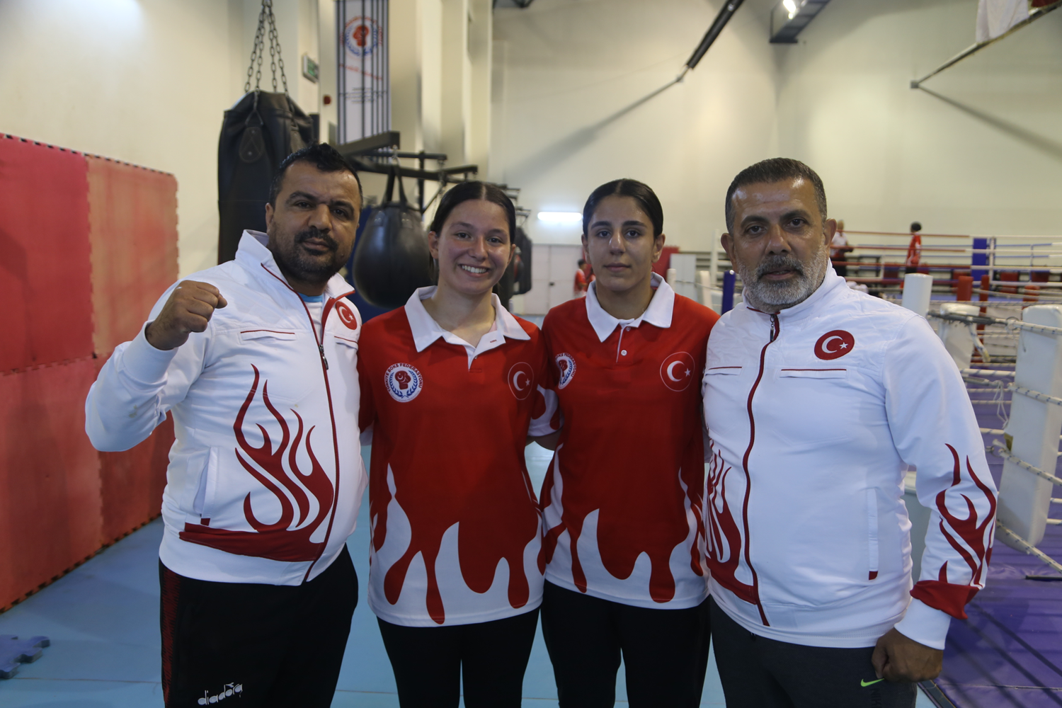 Y�ld�z boks�rler Avrupa ���nc�l���n� geride b�rakt�, hedefleri alt�n madalya