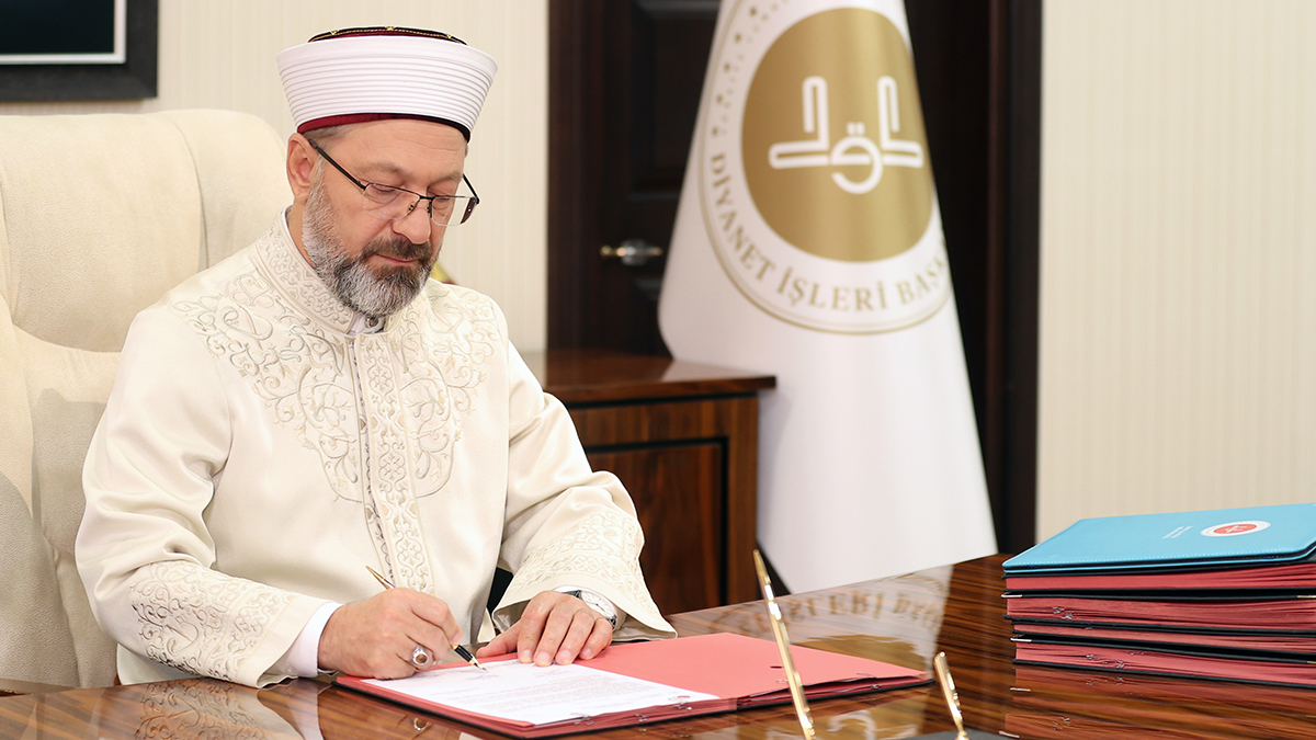 Diyanet ��leri Ba�kan� Erba�'tan Yusuf el-Karadavi i�in taziye mesaj�