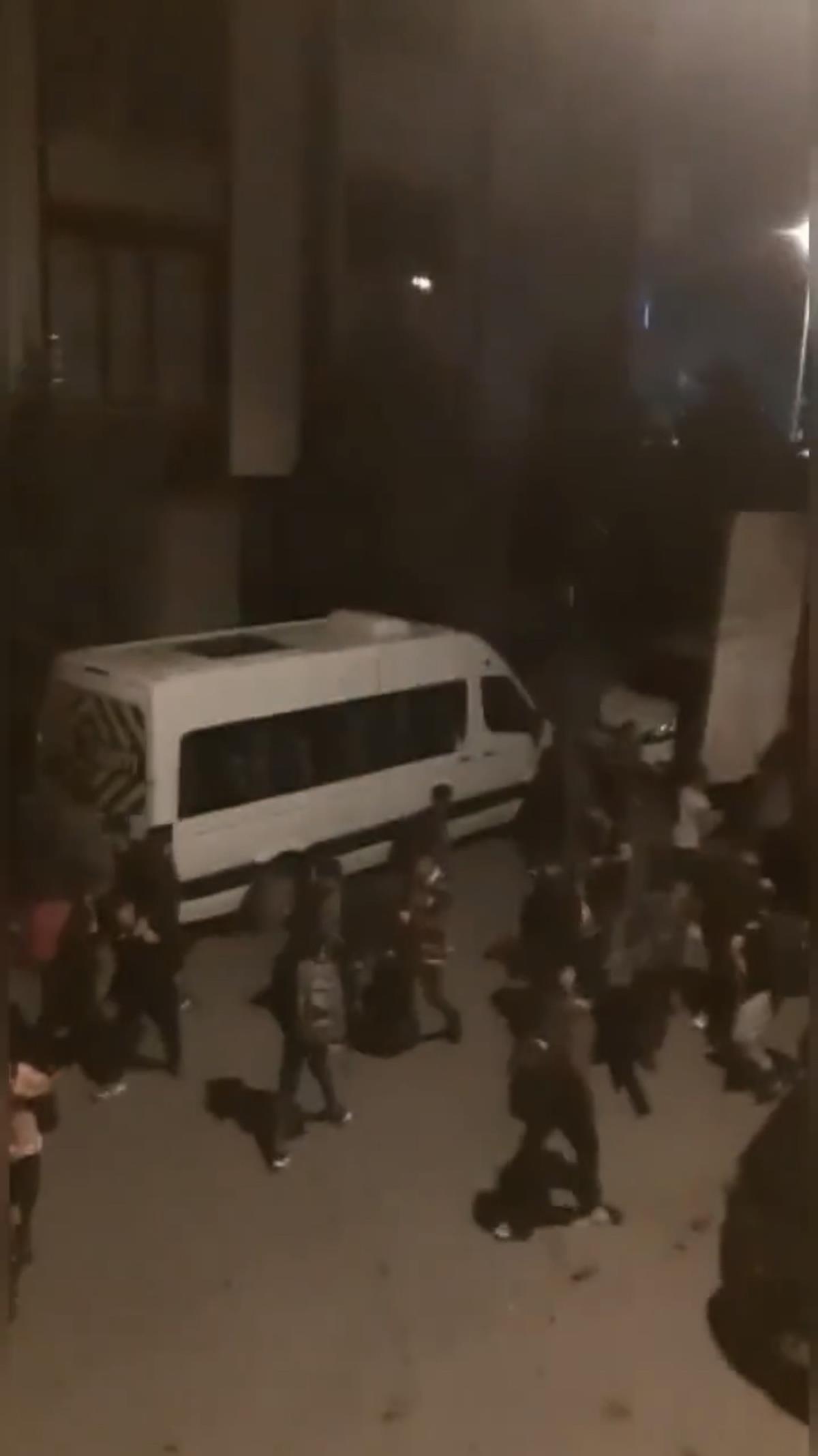 Gaziosmanpa�a'da ka�ak g��men operasyonu: 120 ki�i yakaland�