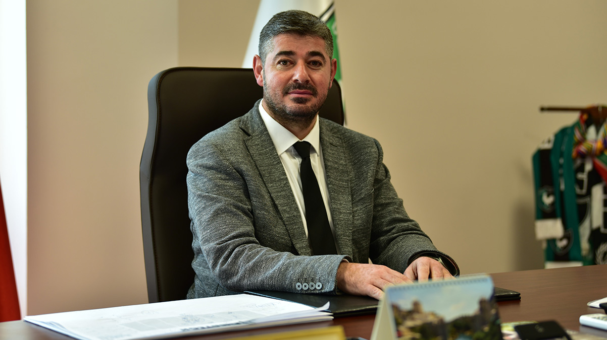 Ligde dibe demir atan Denizlispor'da Mesut Bakkal'a ba�kan deste�i