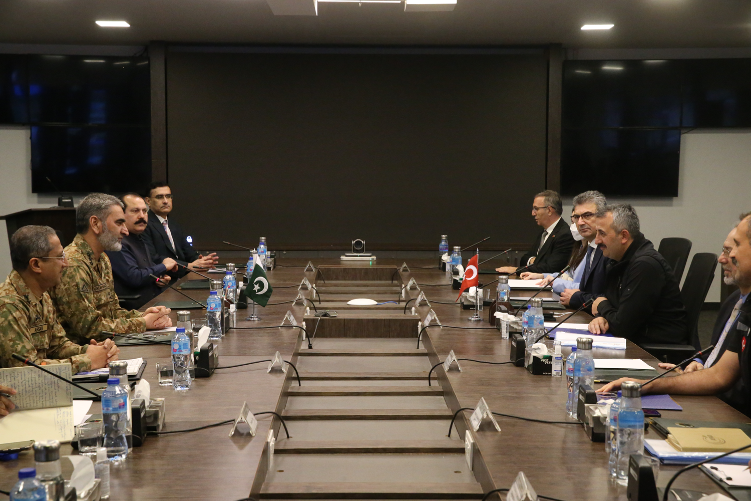 AFAD'dan Pakistan'a destek