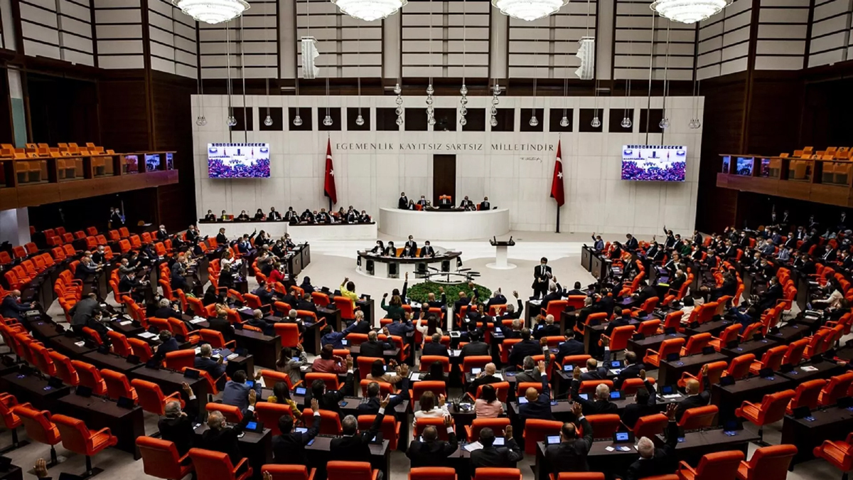 TBMM mesaiye ba�l�yor! Meclis tarihinde bir ilk