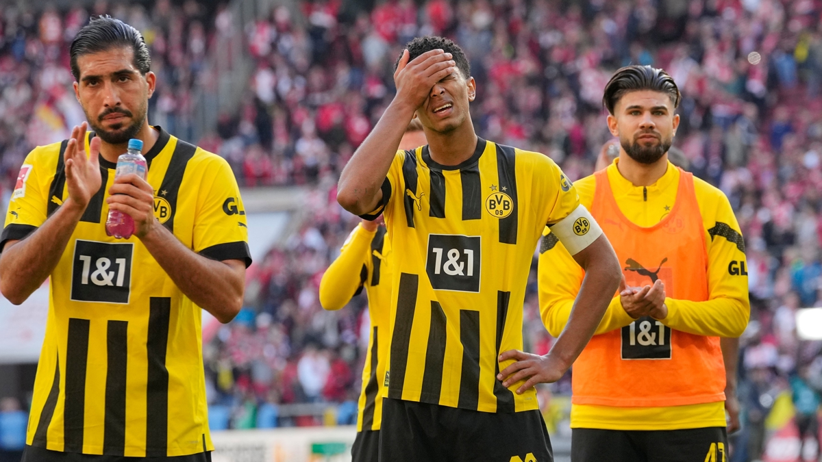 Borussia Dortmund'a Kln elmesi