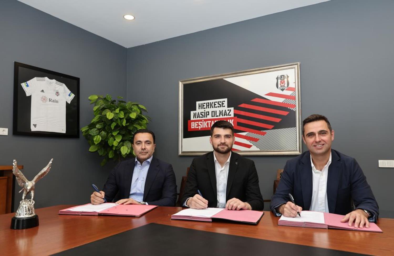 Ersin Destano�lu imzay� att�