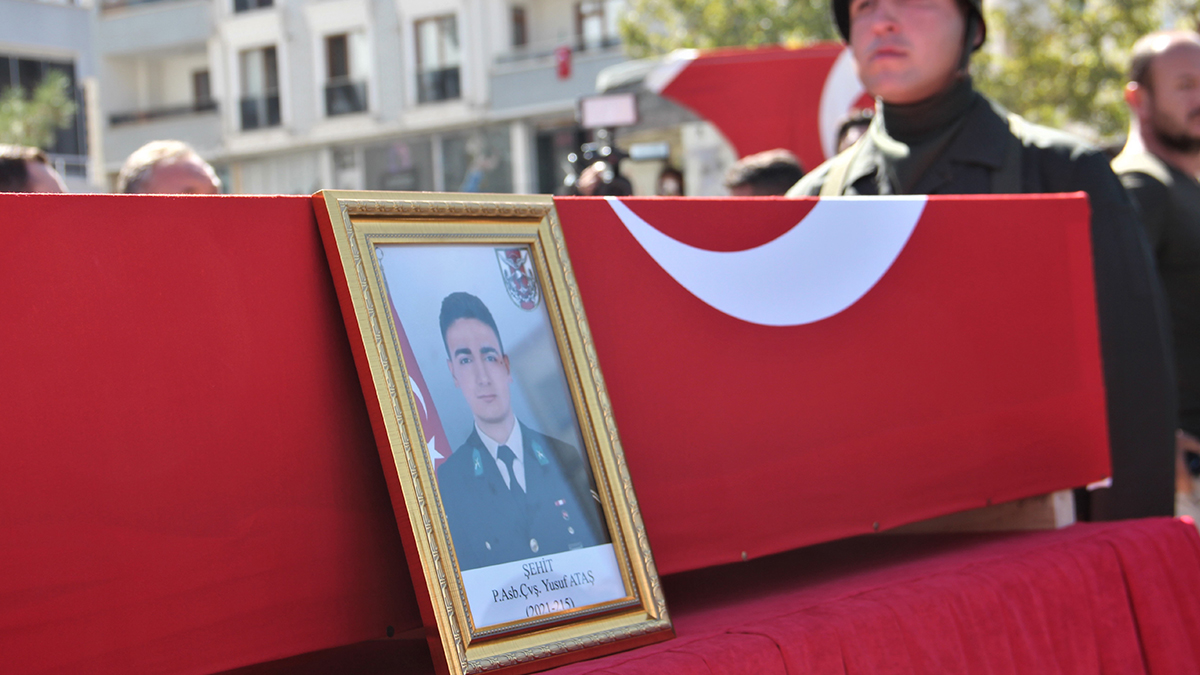 Elaz�� �ehidine veda etti! Piyade Astsubay �avu� Yusuf Ata�, son yolculu�una u�urland�