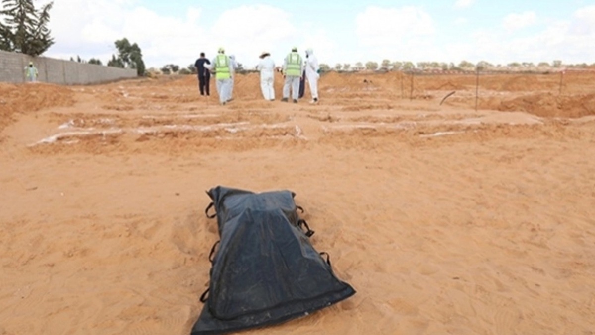 Libya'da toplu mezardan 42 ceset karld 