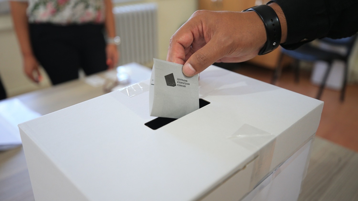 Trakya'da seim hareketlilii: ifte vatandalar Bulgaristan iin oy verdi