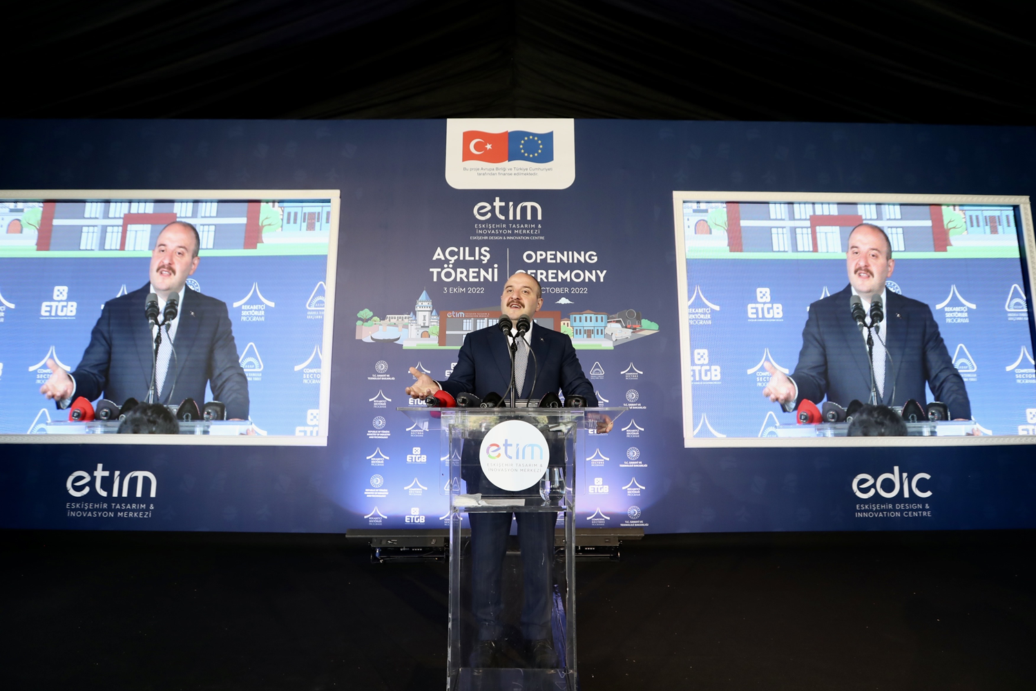 Bakan Varank: Biz bu �lkenin ihmal edilmi� altyap�lar�na yat�r�m yapt�k