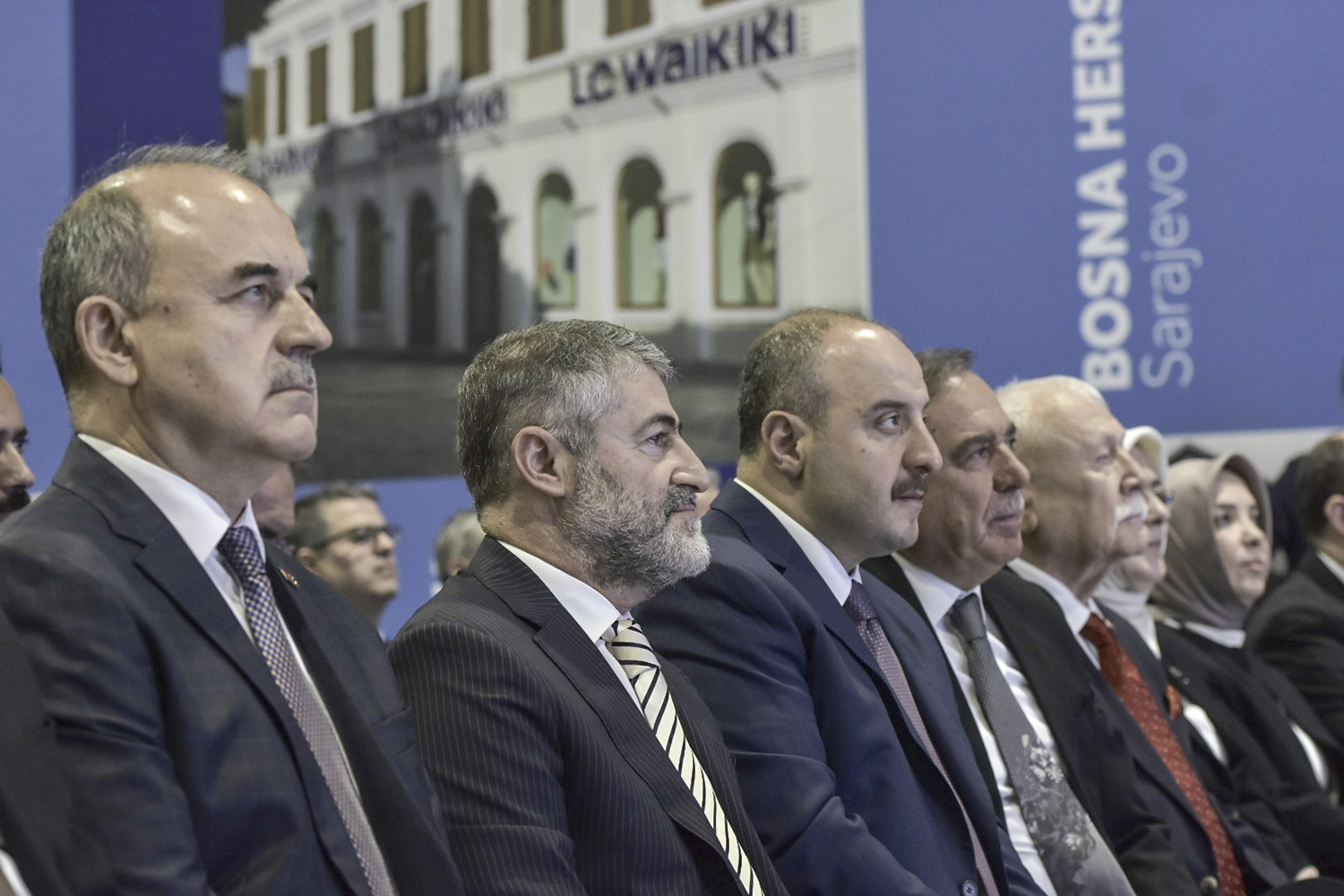 Bakan Varank: Ali Babacan'� dinlemi� olsayd�k yaya kal�rd�k