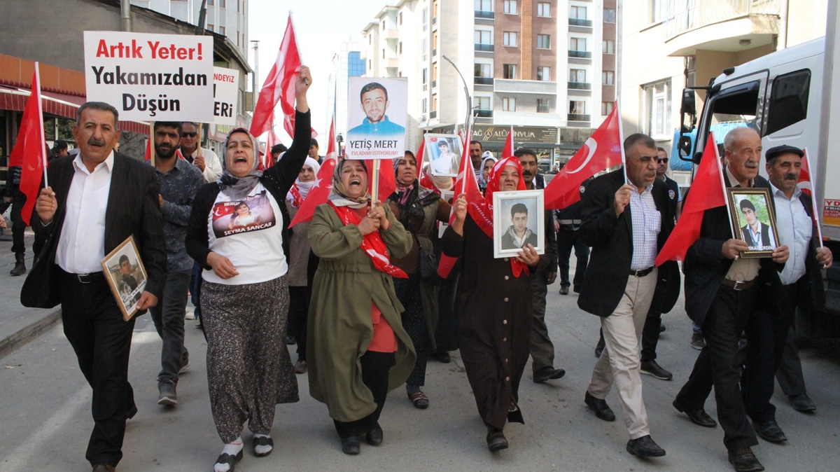 Vanl ailelerin evlat eylemi sryor