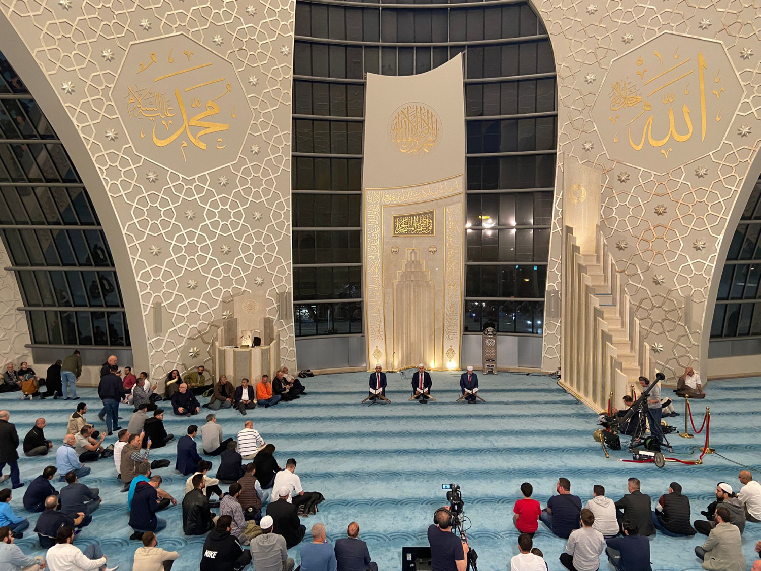 Almanya'da Mevlit Kandili dualarla idrak edildi