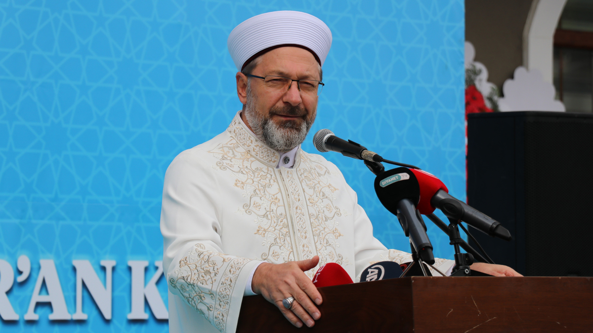 Diyanet ��leri Ba�kan� Erba�'tan Mevlit Kandili tebri�i