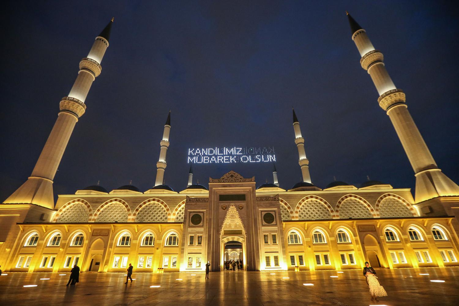 Trkiye'de birok camide Mevlit Kandili idrak edildi