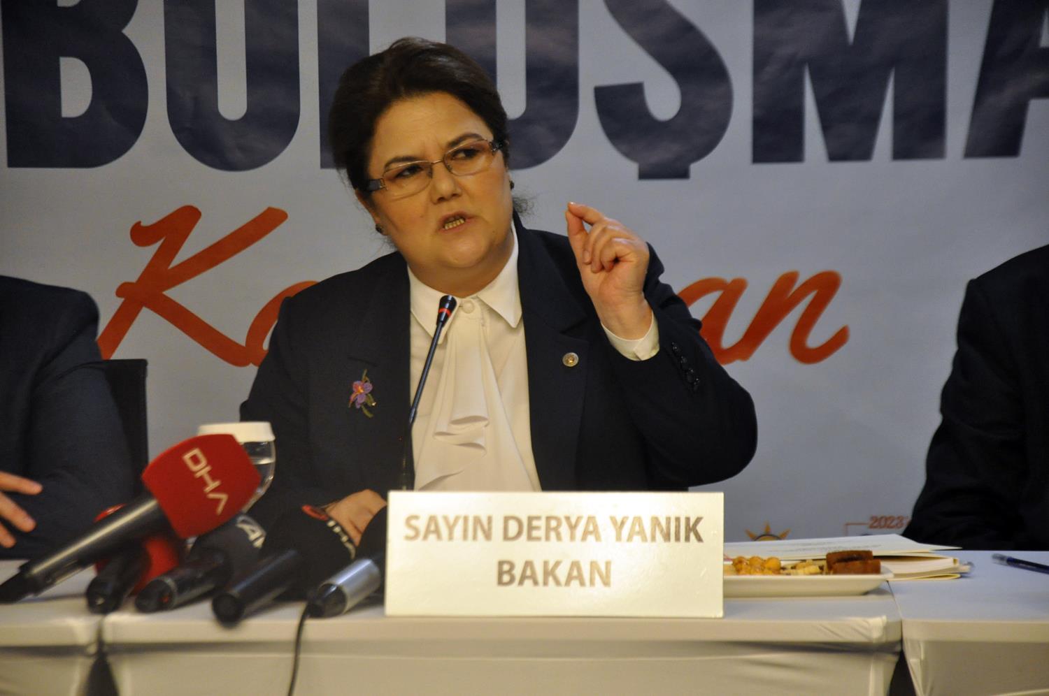 Bakan Yan�k: Geride b�rakt�klar� sicilin ne oldu�unu biliyoruz