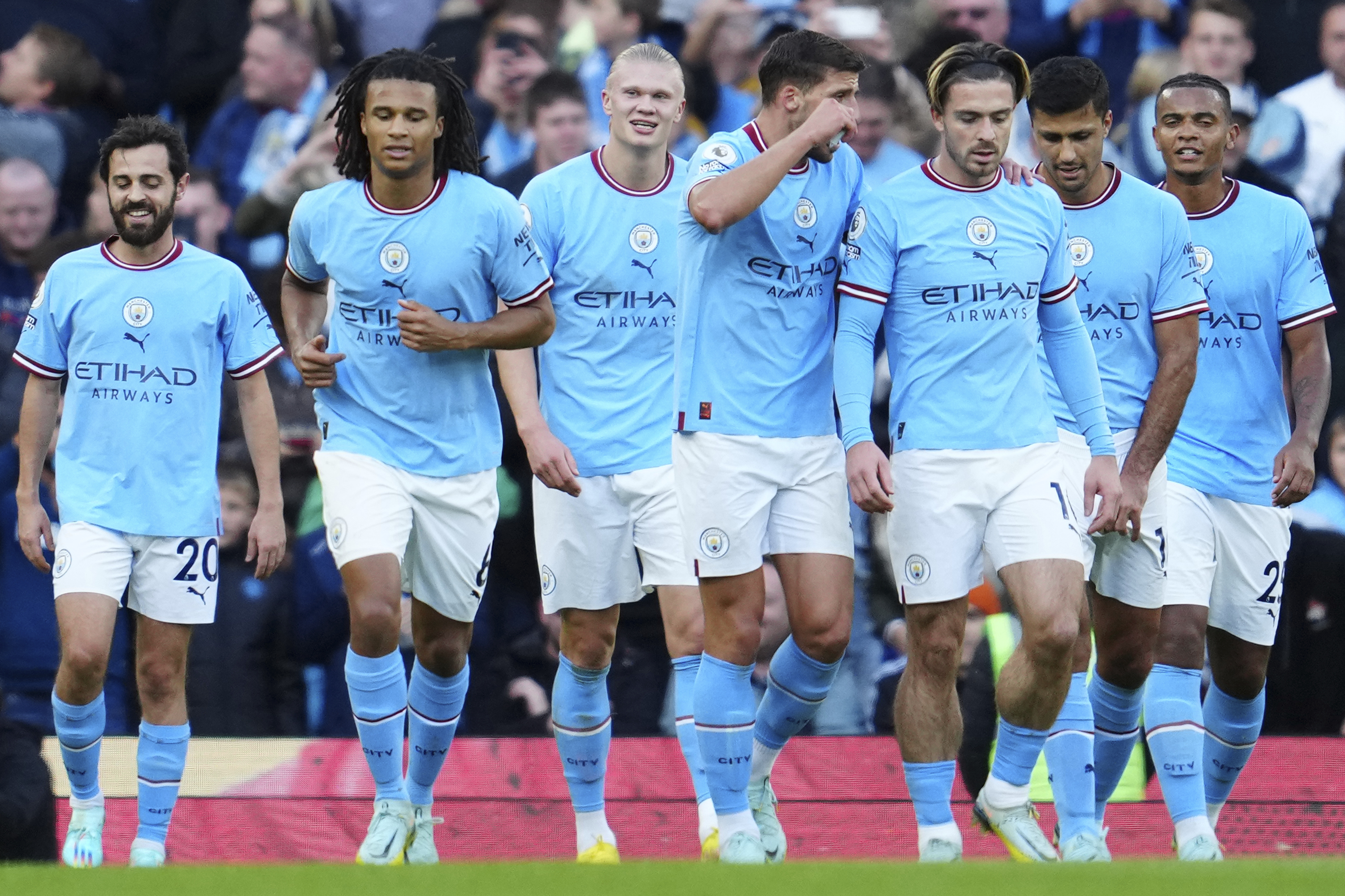 Manchester City, Southampton'a kar�� zorlanmad�