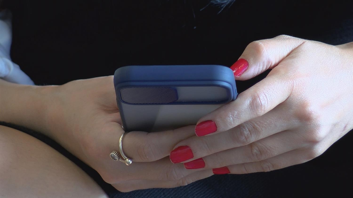 Uzman� uyard�: 'WhatsAppit' el kaslar�n� vuruyor
