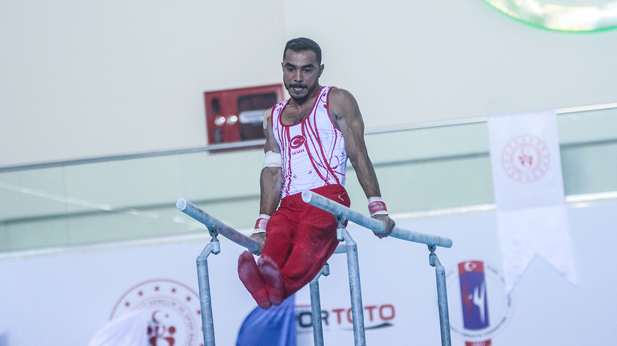 Ferhat Ar�can, paralel barda alt�n madalya kazand�