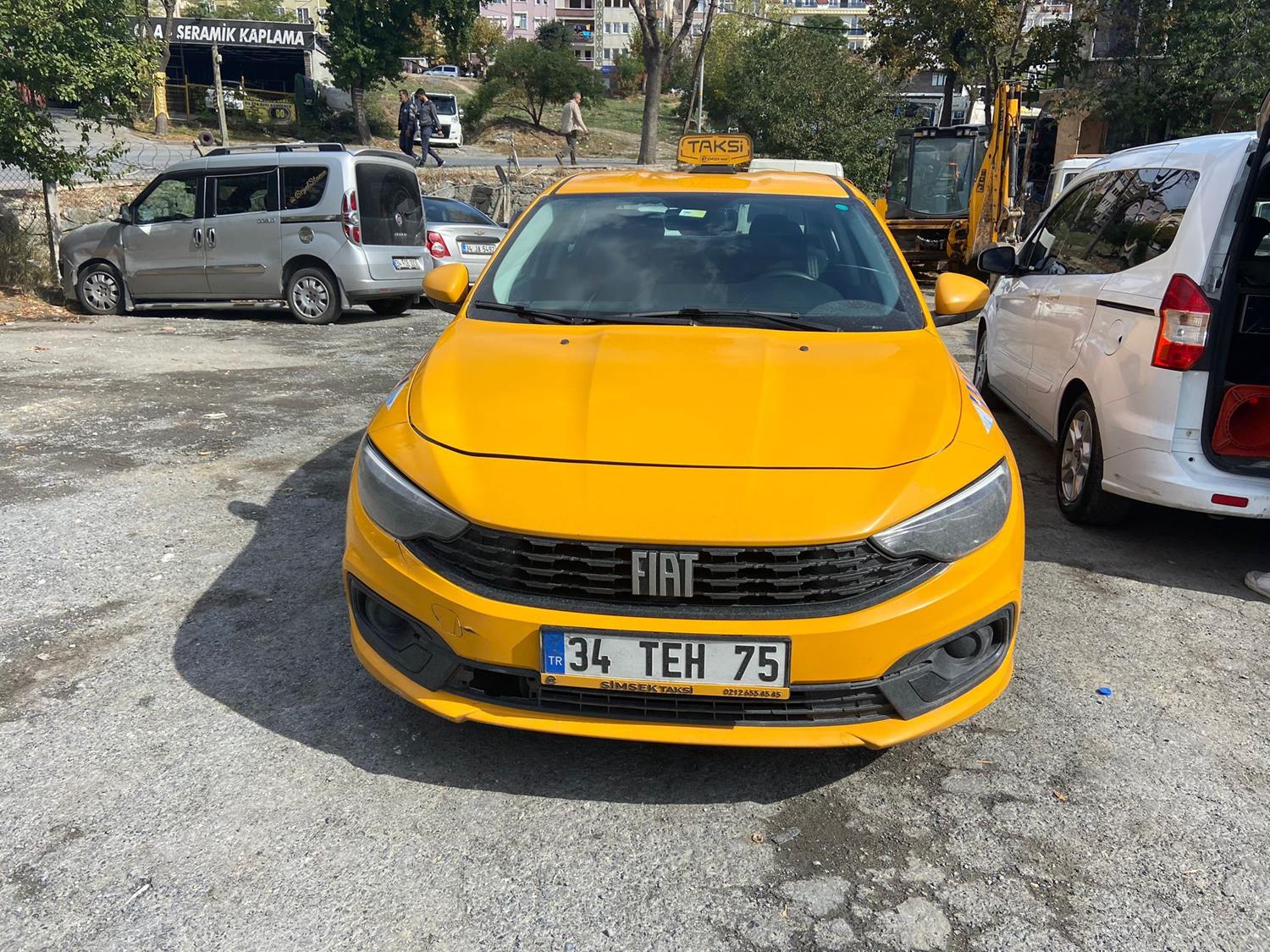 �stanbul'da yolcular� zorla indiren taksiciye 2 bin 215 lira ceza kesildi
