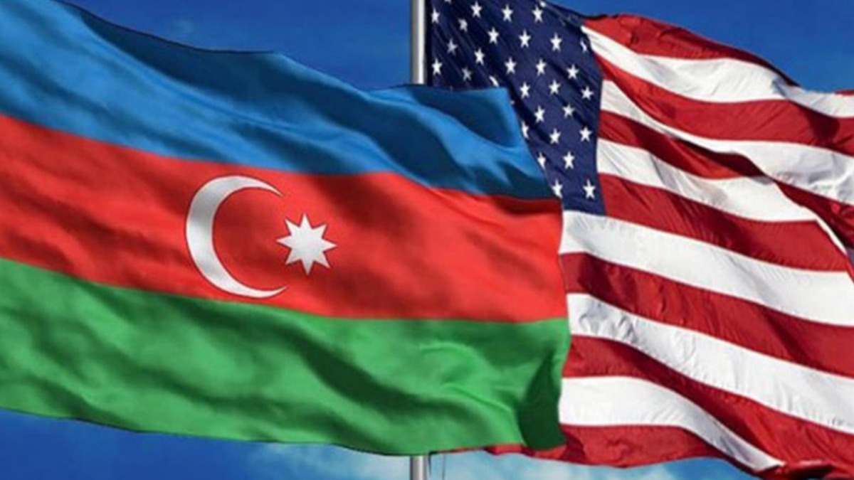 Azerbaycan'n ABD Bykeliliine ait araca ate ald
