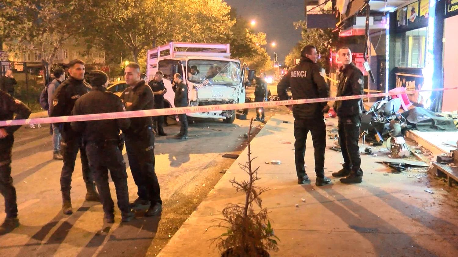 Ata�ehir'de feci kaza: Doktor Bu�ra Kaan Y�ceba� hayat�n� kaybetti