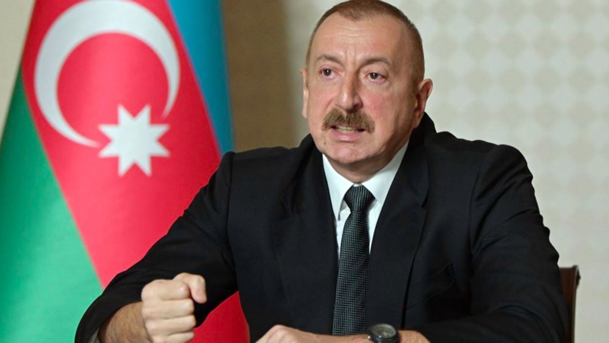 Cumhurbakan Aliyev'den Macron'a tepki: iddetle reddediyoruz