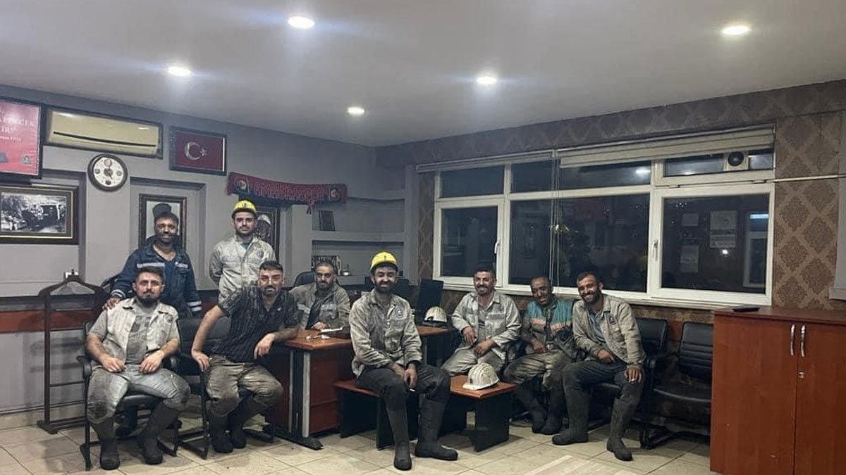 �ehit madencinin y�rek burkan gece vardiyas�: �ocuklar�n� okula g�t�rebilmek i�in gece �al���yormu�