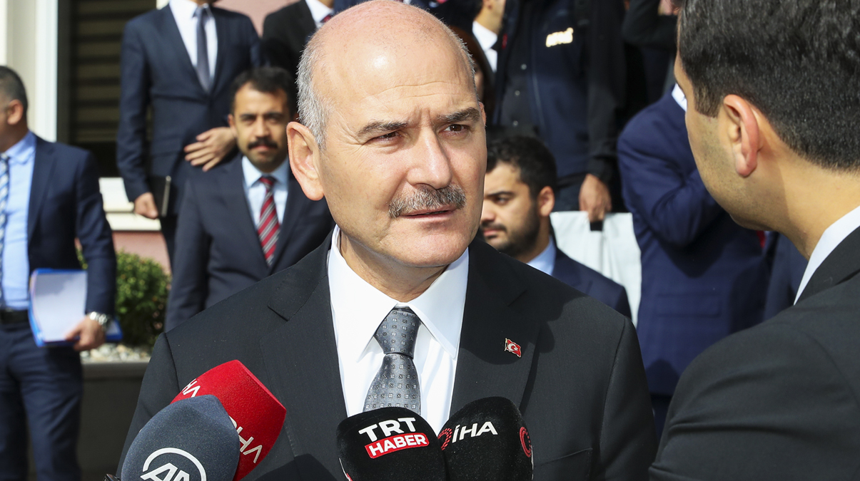 Zehir zemberek s�zler: T�rkiye'ye yapt��� oyun zavall�l�kt�r