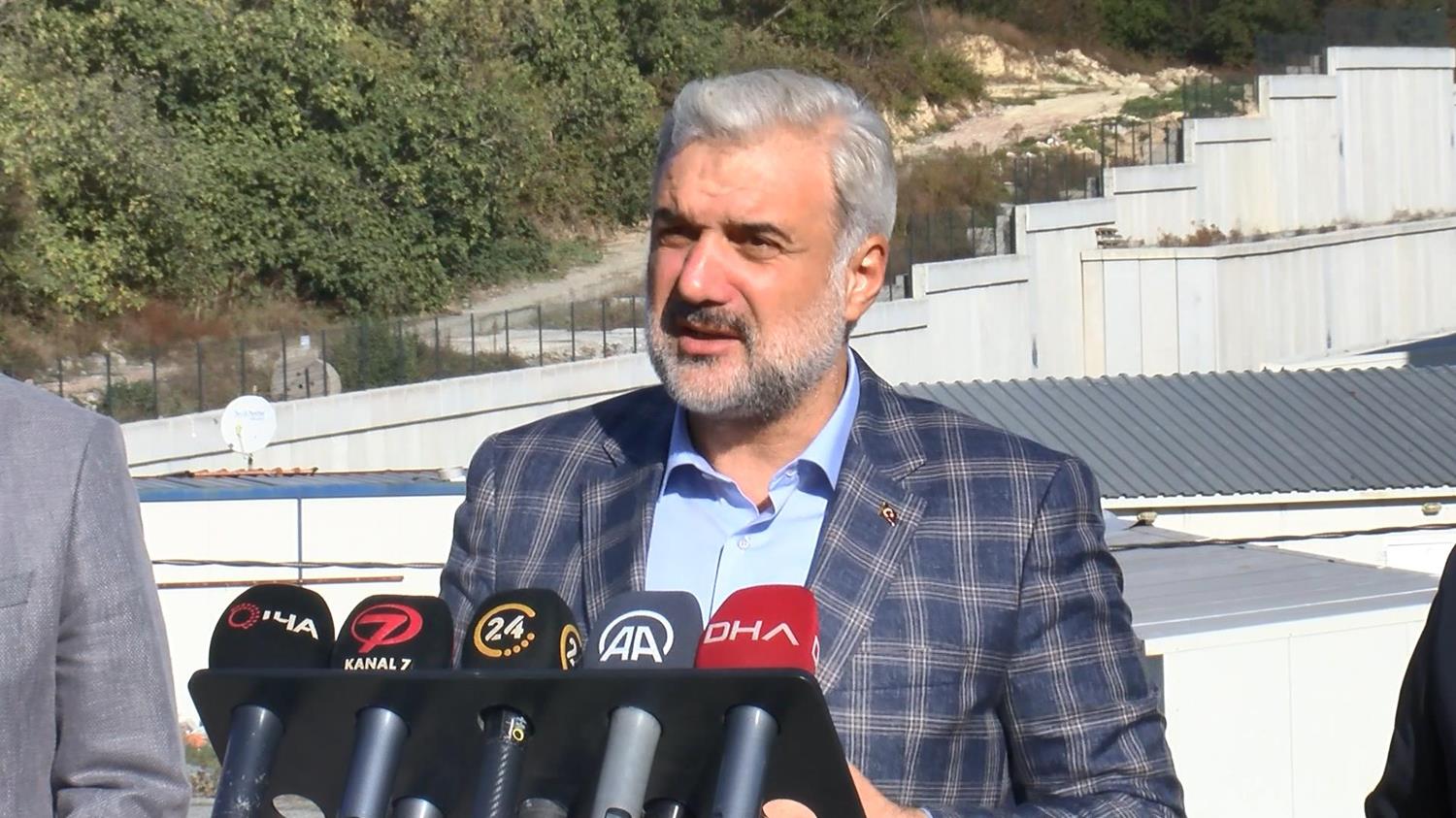 AK Parti �stanbul �l Ba�kan� Kabaktepe: Bu halk ekmek fabrikas� ger�e�ini ��k�p halk�m�za a��klay�n