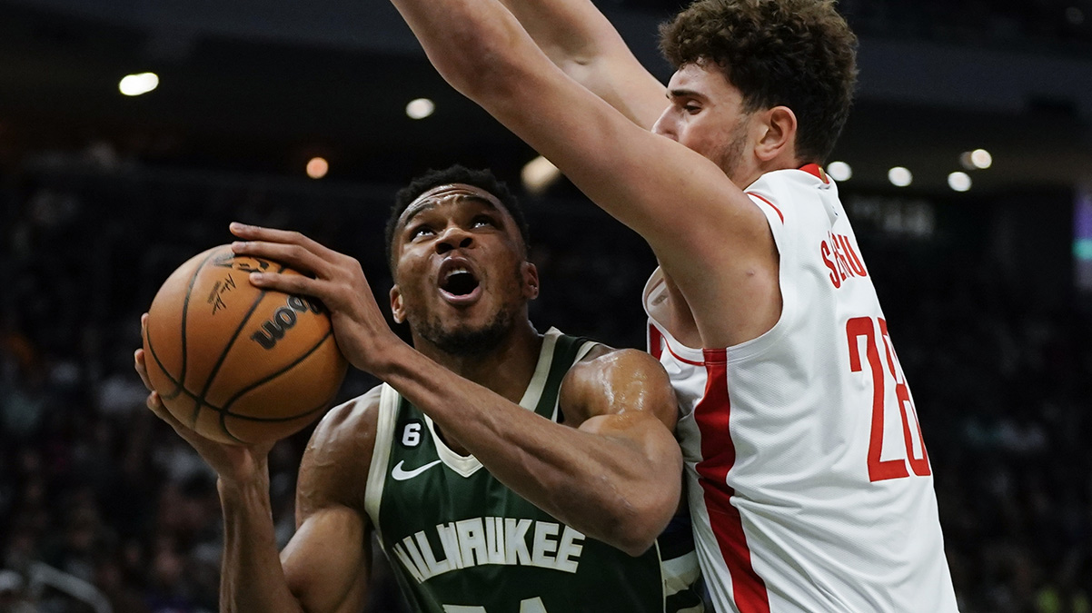 Alperen �eng�n'�n 9 say�, 9 ribauntu Houston Rockets'a yetmedi