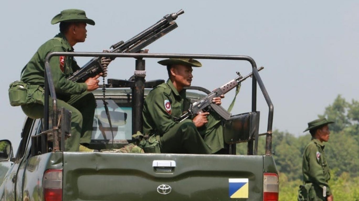 Myanmar ordusunun dzenledii hava saldrsnda en az 60 kiinin ld iddia edildi