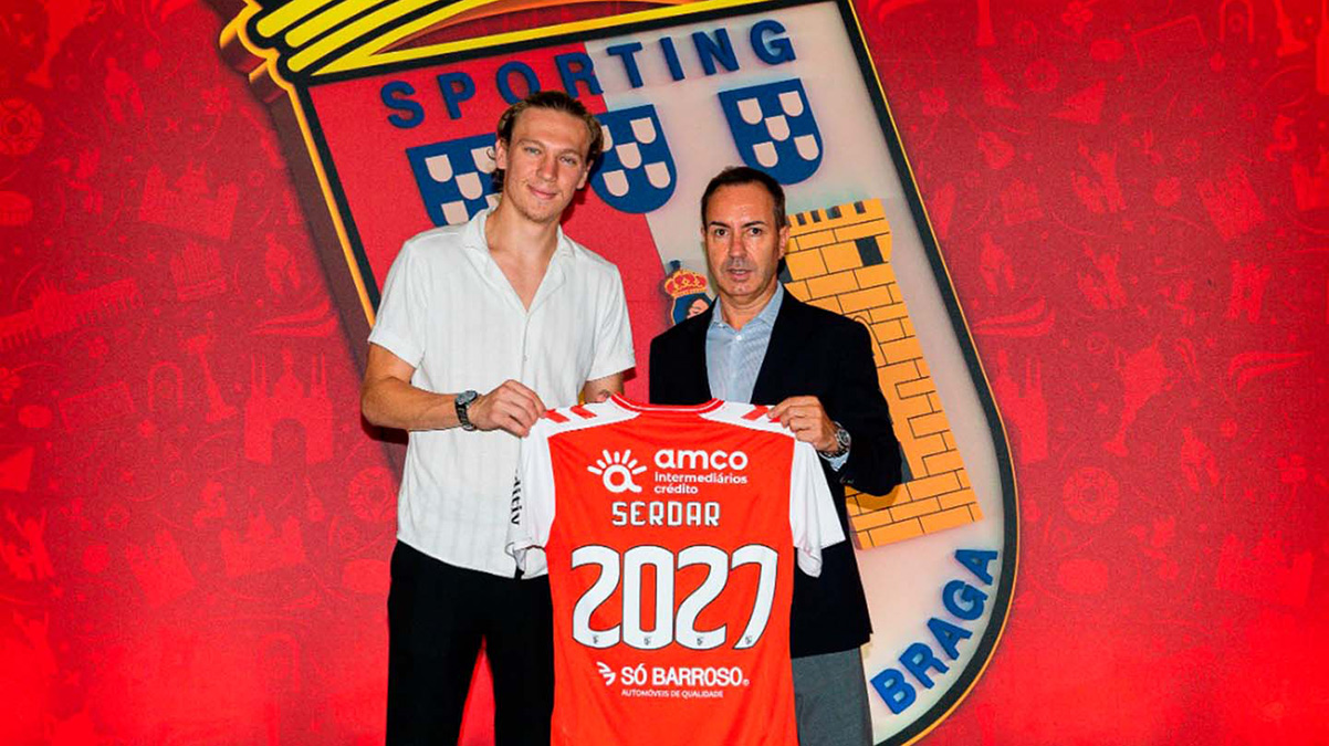 Serdar Saat�� 3. Lig ma��nda k�rm�z� kart g�rd�