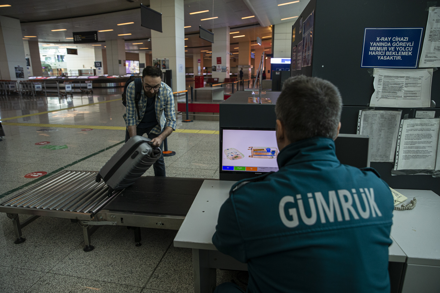 Yurt d���ndan getirilen telefonlara s�k� denetim