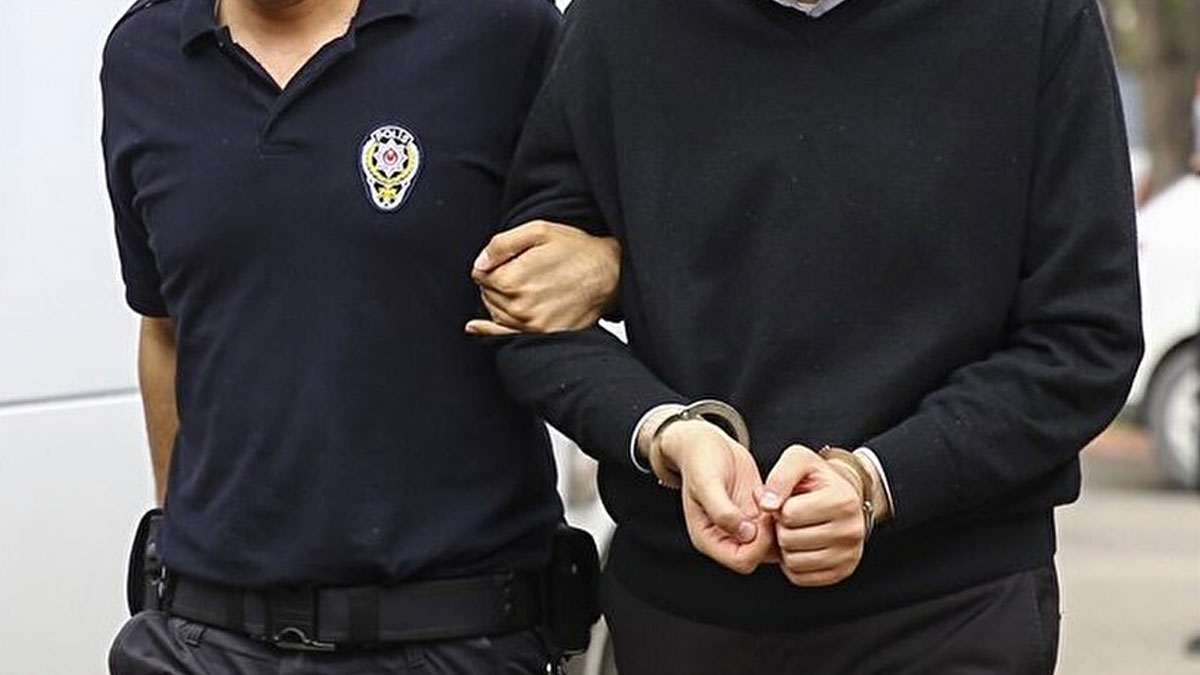 Zanl� FET�'c�, avukat� da FET�'c� ��kt�! G�revi 'mahrem kurye'