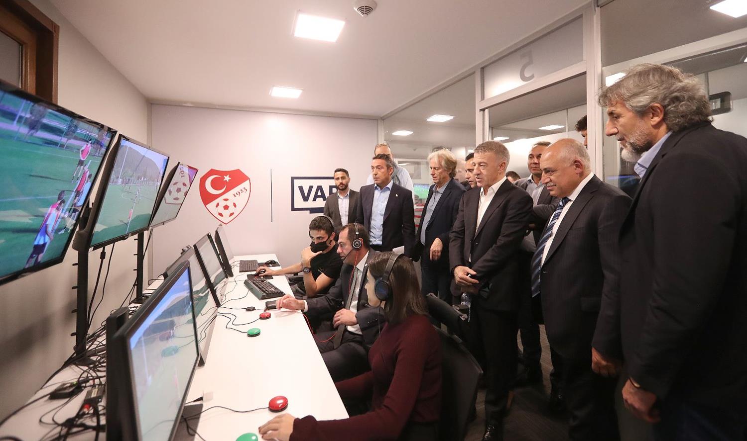 TFF'den VAR bilgilendirme toplant�s�