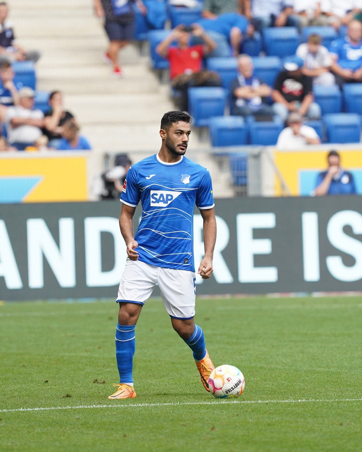 Hoffenheim'da Ozan Kabak r�zgar�