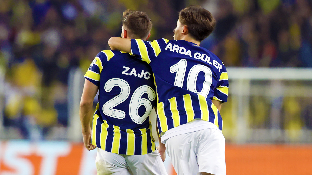 Fenerbah�e liderli�ini s�rd�rd�