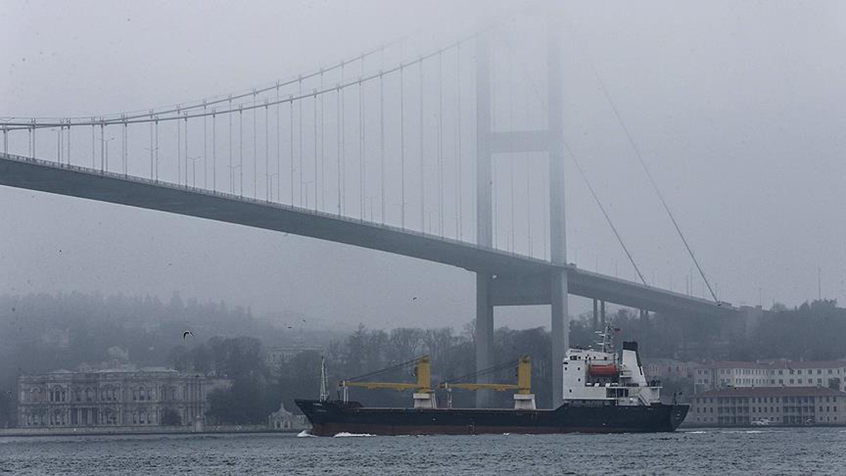 �stanbul Bo�az�'nda gemi trafi�i ask�ya al�nd�