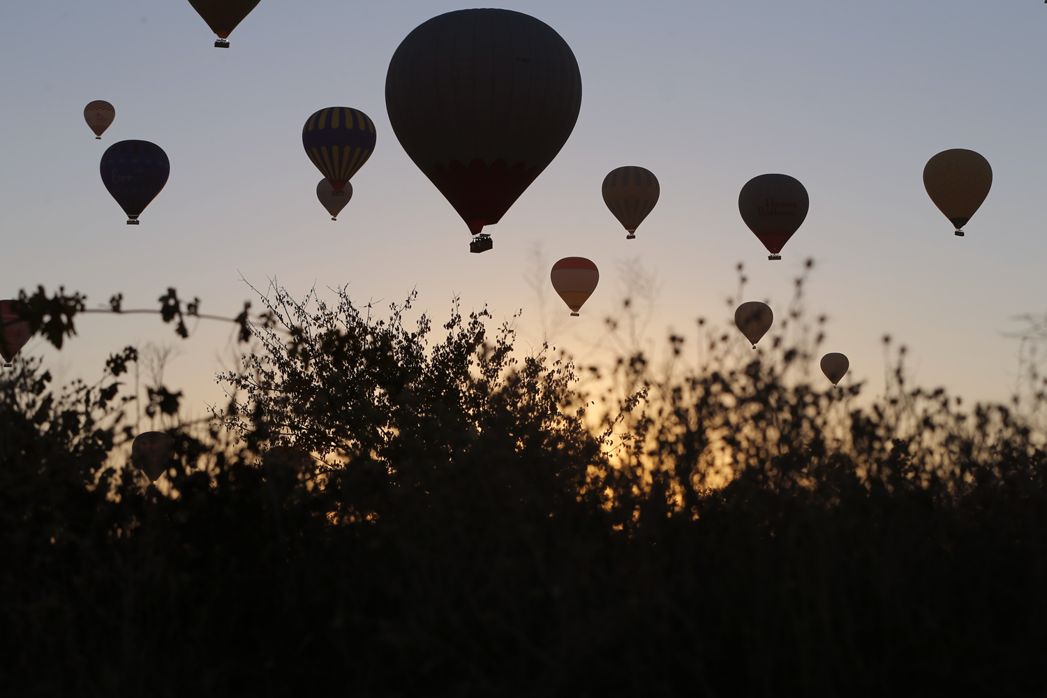 Kapadokya semalar�ndaki sonbahar havas� turistleri hayran b�rak�yor