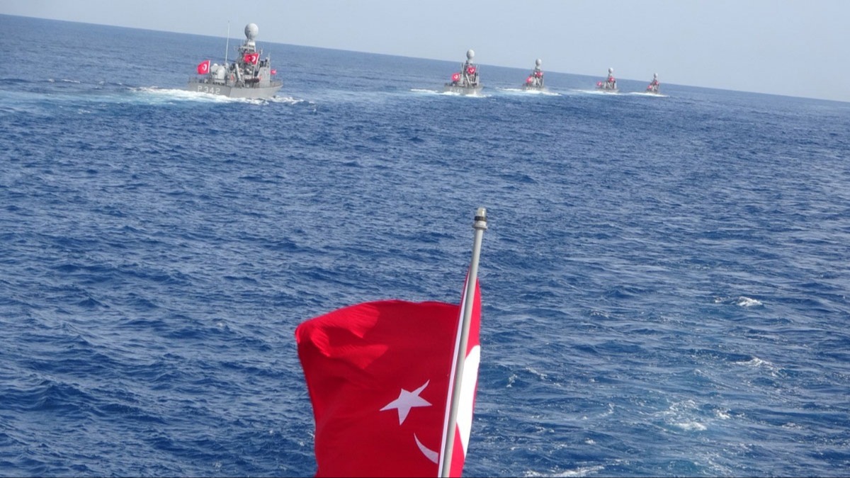 Karakol gemileri, helikopter ve HA'lar devreye sokuldu! Karadeniz'de mayn mesaisi