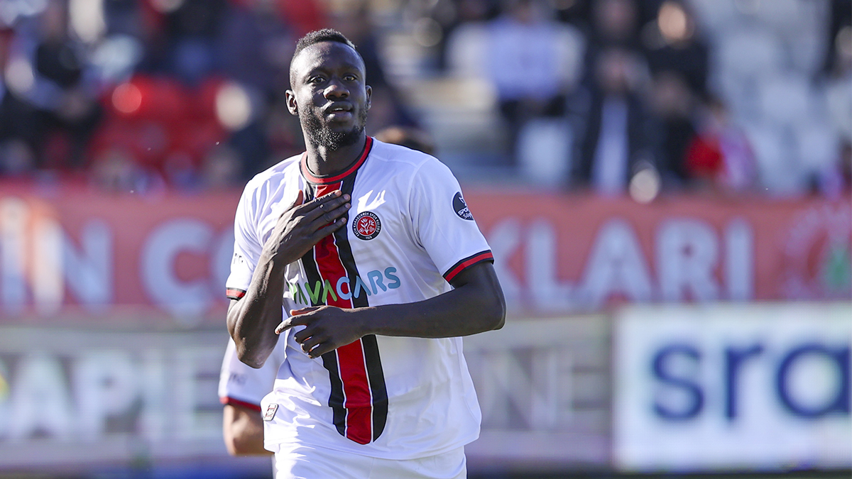 Mbaye Diagne'den, Pirlo'ya Galatasaray talebi! Beni oynat�n...