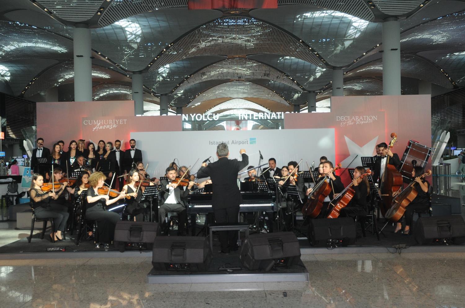 �stanbul Havaliman�'nda 29 Ekim co�kusu