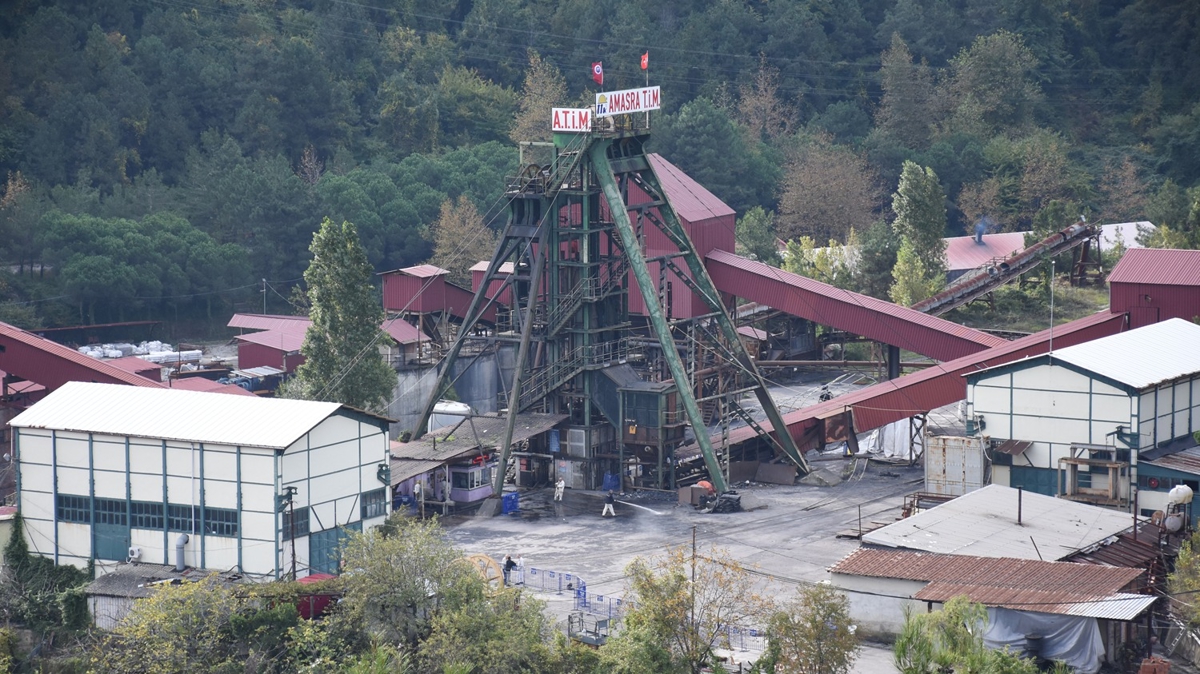 Amasra'daki maden ocanda almalar devam ediyor: Yangnn snmesi iin -100 kotuna yaplan ''baraj'' tamamland